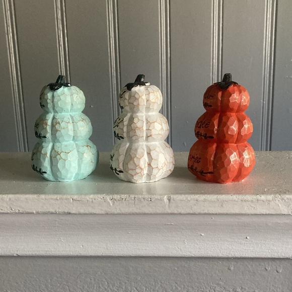 NWT- Triple Stacked Ceramic Pumpkins -with Carved & Painted Sentiments - Picture 11 of 17
